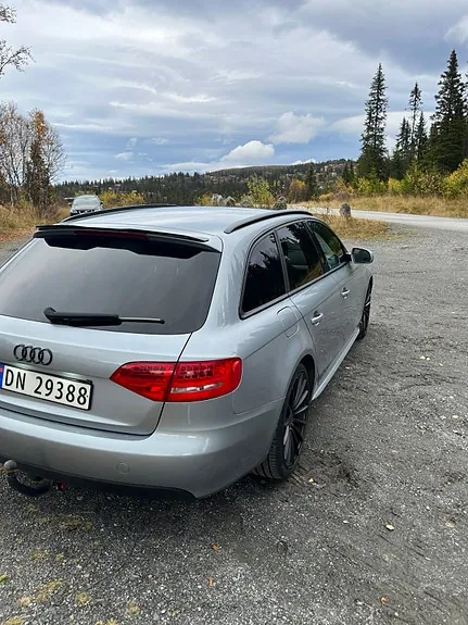 Audi A4 2010 photo 4