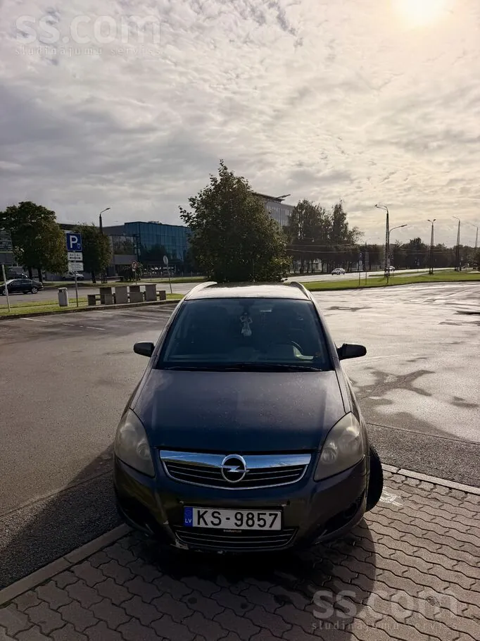 Opel Zafira 2009 photo 2