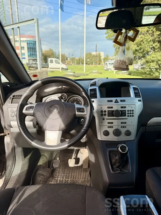 Opel Zafira 2009 photo 5