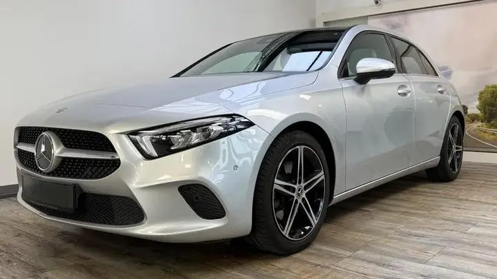 Mercedes-Benz A 220