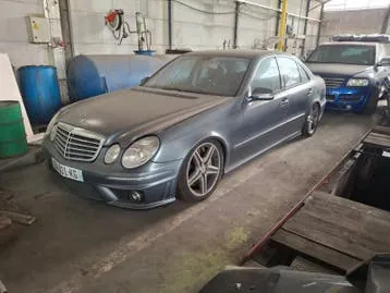 Mercedes-Benz E63 Amg W211