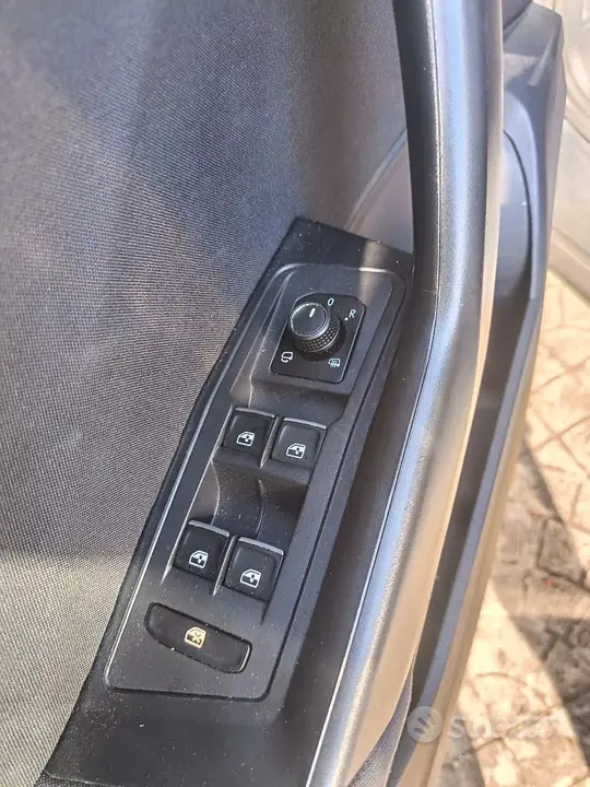 Volkswagen T-Roc 2021 photo 3