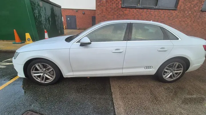 Audi A4 2016 photo 4
