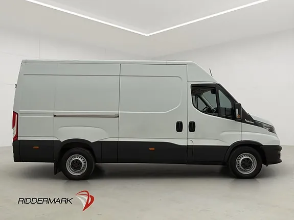 Iveco Daily 2023 photo 2