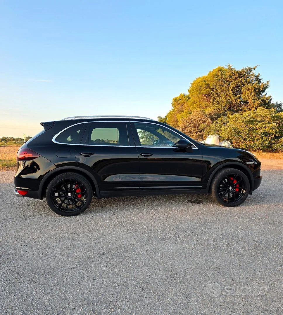 Porsche Cayenne 2011 photo 3