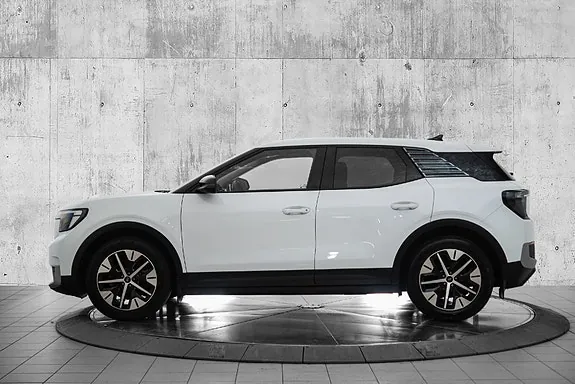 Ford Explorer 2025 photo 2