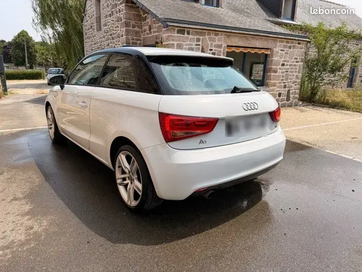 Audi A1 2014 photo 2