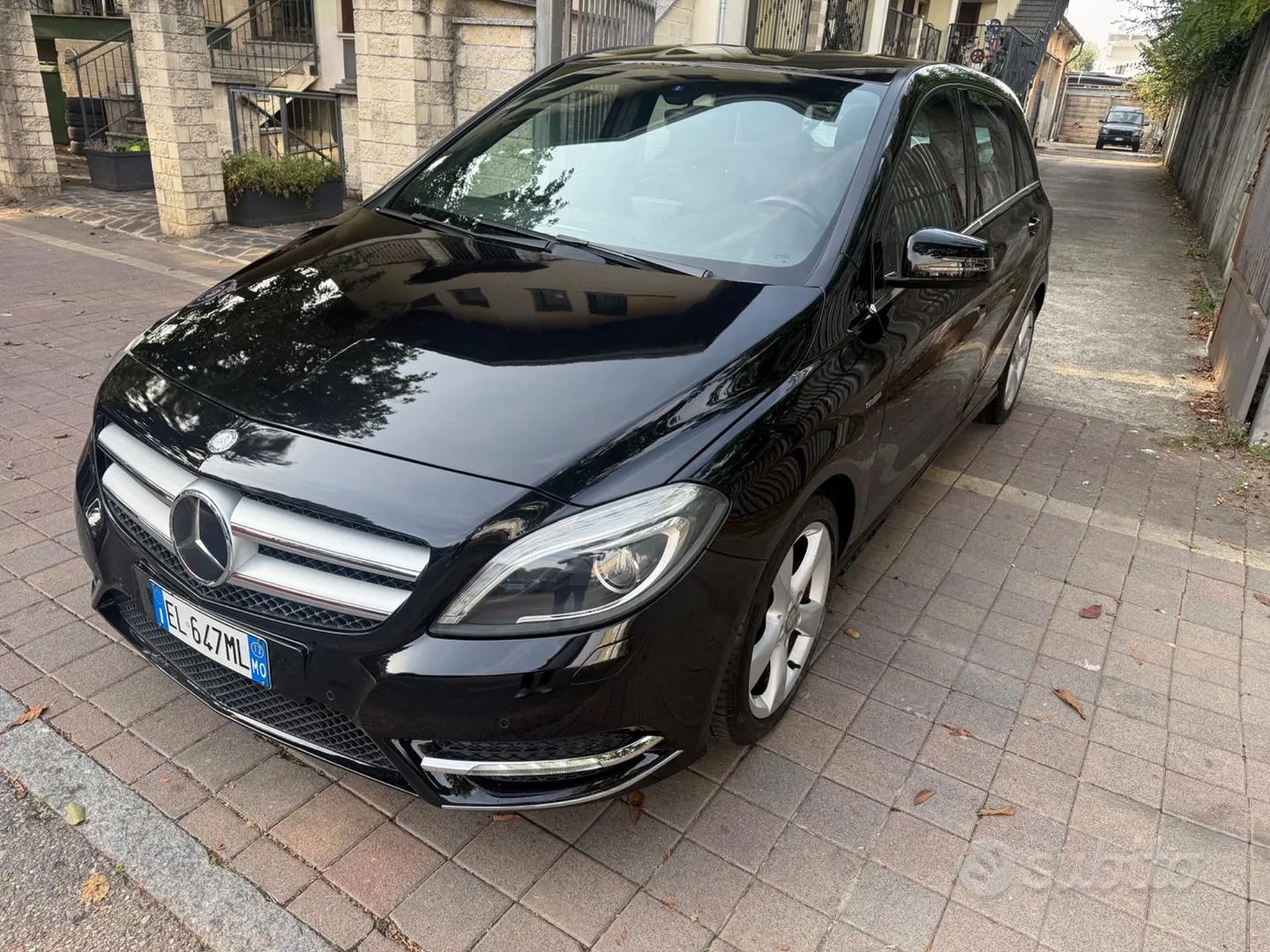 Mercedes-Benz B 180 2012 photo 3