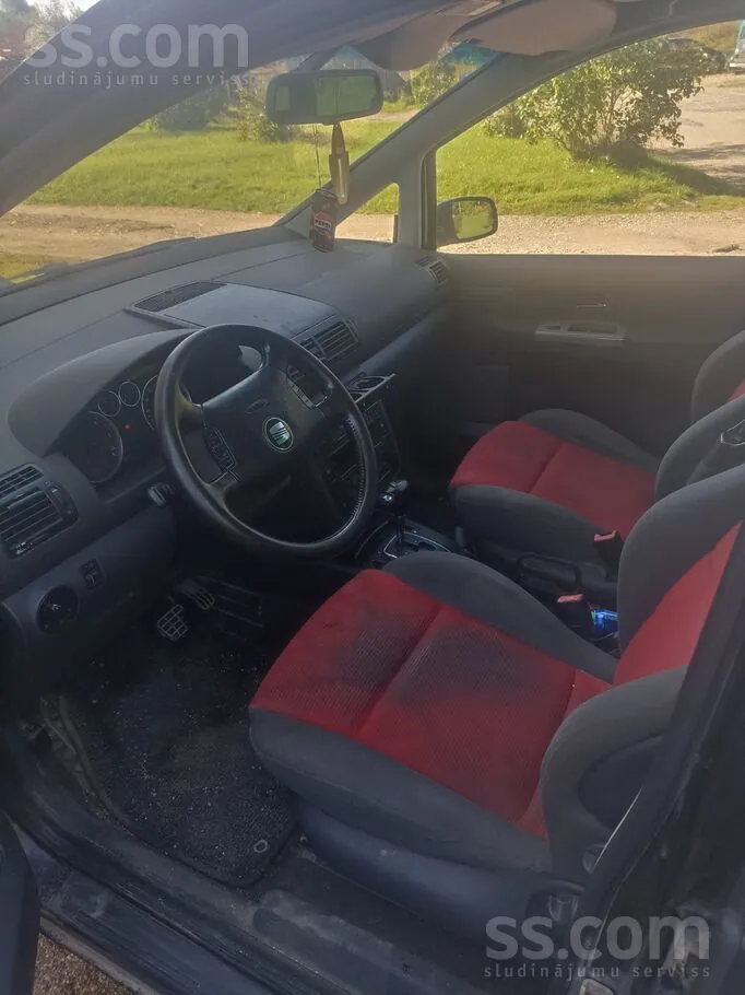 Seat Alhambra 2004 photo 5