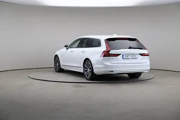 Volvo V90 2022 photo 2