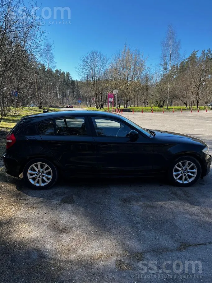 BMW 1 Series 2009 photo 3