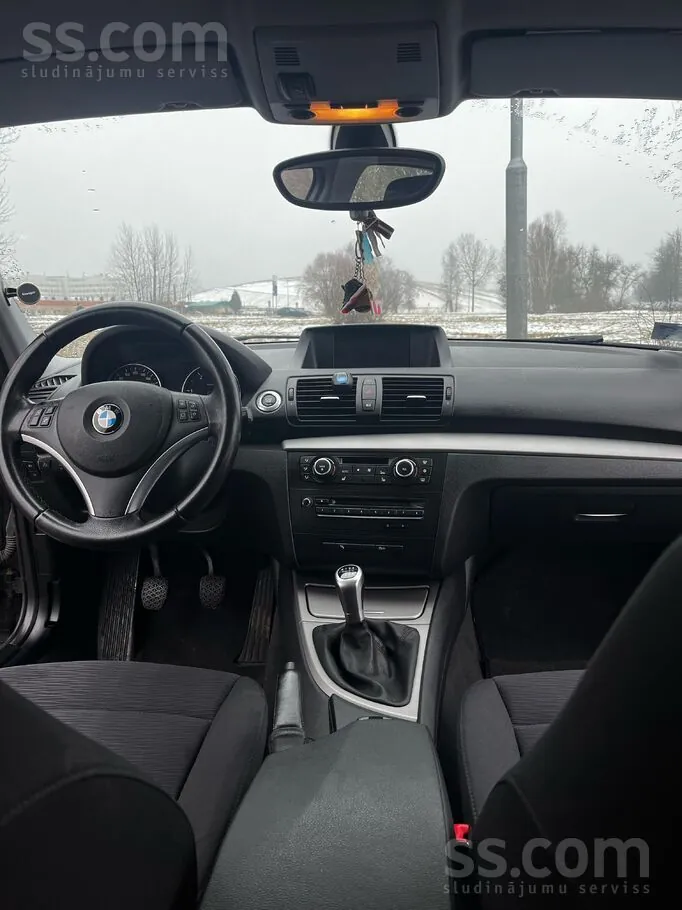 BMW 1 Series 2009 photo 5