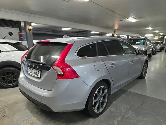 Volvo V60 2012 photo 2