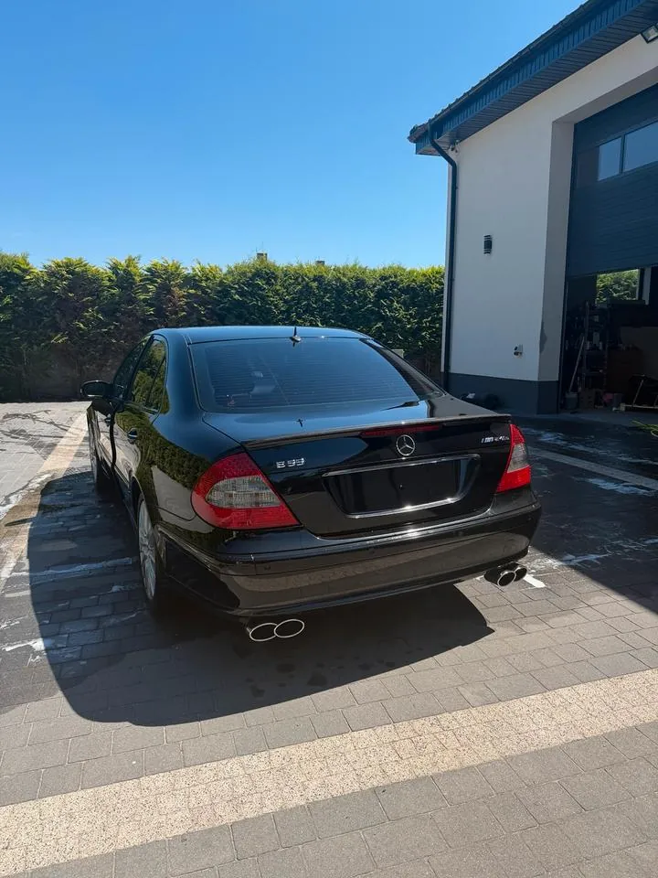 Mercedes-Benz E350 W211