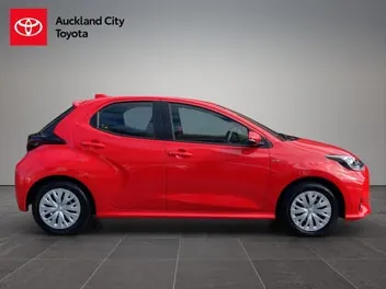 Toyota Yaris 2024 photo 3
