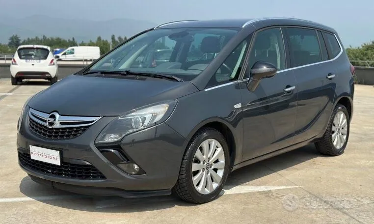 Opel Zafira 2013 photo 2