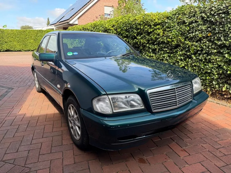 Mercedes-Benz C180