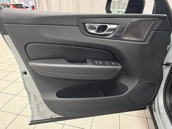 Volvo Xc60 2025 photo 4