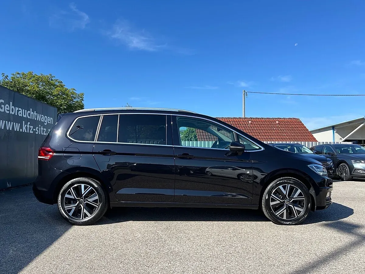Volkswagen Touran 2022 photo 2