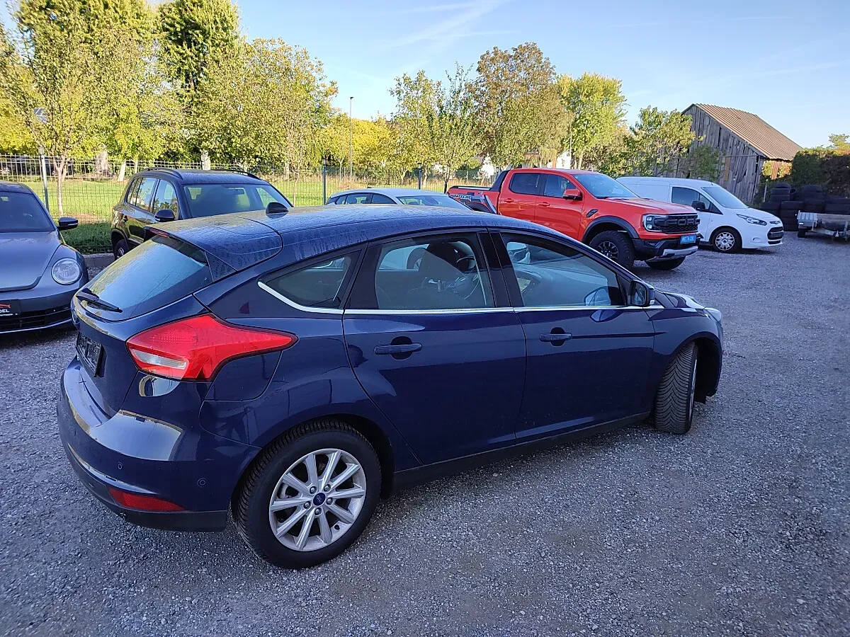 Ford Focus 2018 photo 2