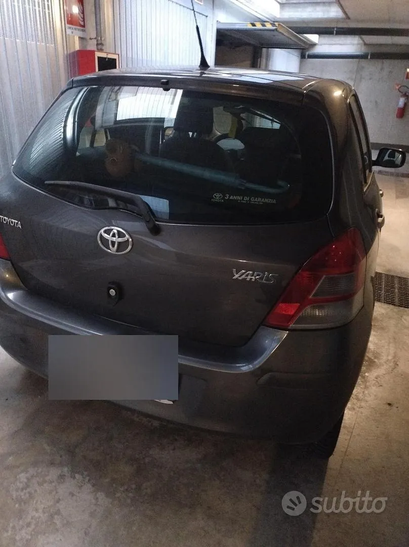 Toyota Yaris 2010 photo 2
