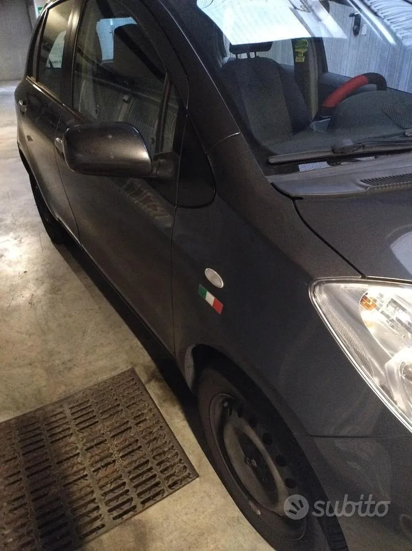 Toyota Yaris 2010 photo 5