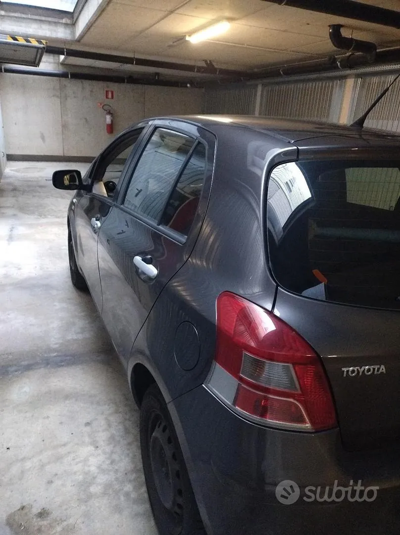 Toyota Yaris 2010 photo 3