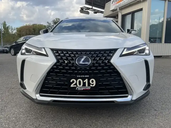 Lexus Ux 2019 photo 2