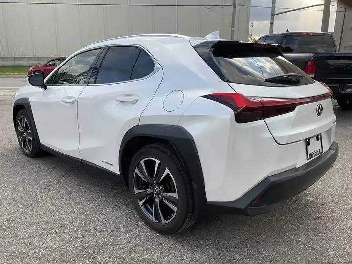 Lexus Ux 2019 photo 5