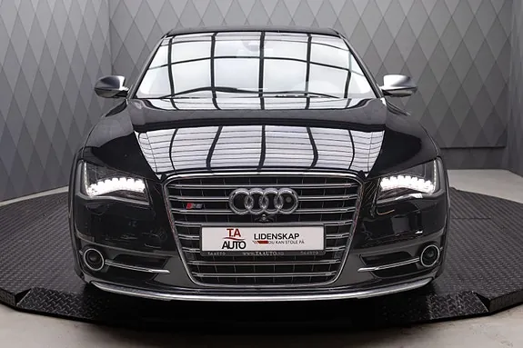 Audi S8 2013 photo 4
