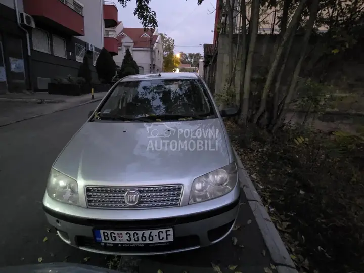 Fiat Punto 2011 photo 4