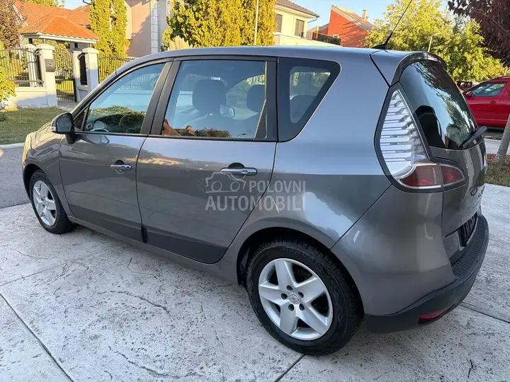 Renault Scenic 2013 photo 4