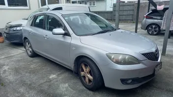 Mazda Axela 2006 photo 3