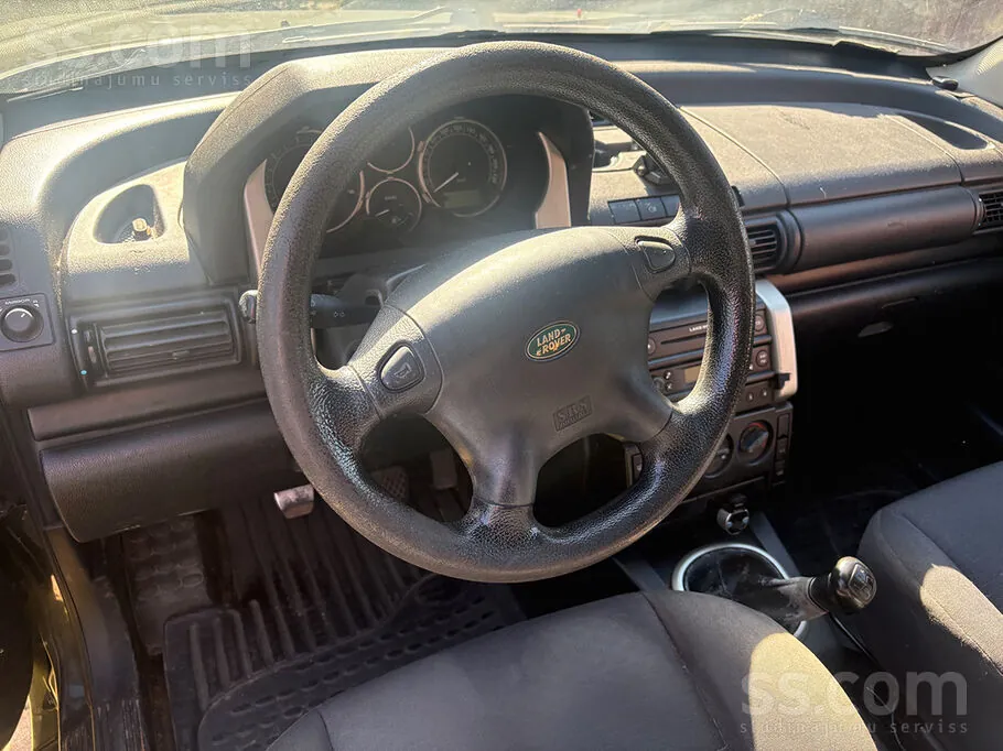 Land Rover Freelander 2004 photo 5