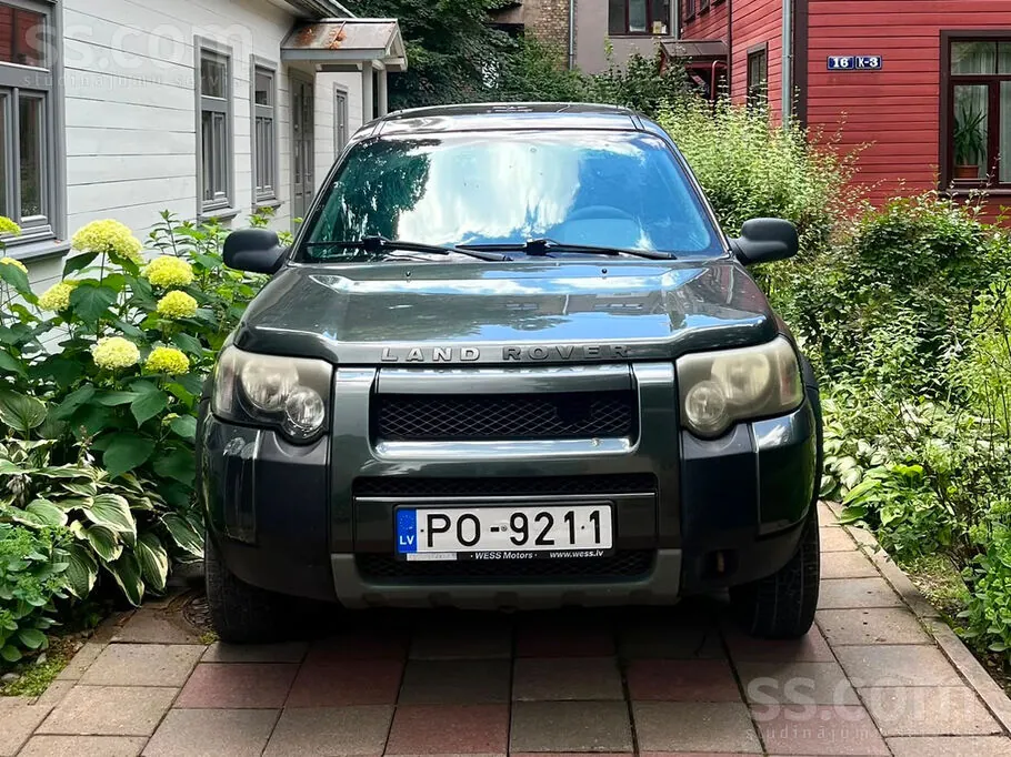 Land Rover Freelander 2004 photo 2