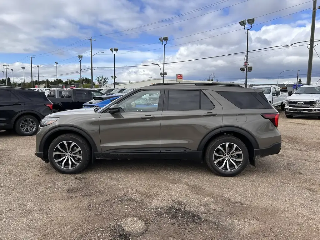 Ford Explorer 2026 photo 4
