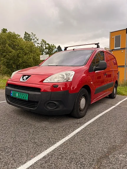 Peugeot Partner 2011 photo 2