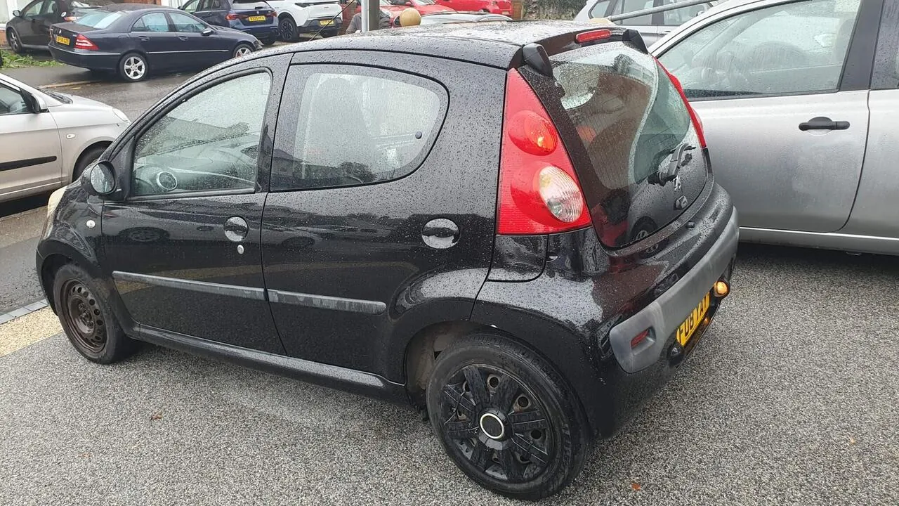 Peugeot 107 2008 photo 4