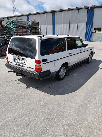 Volvo 240 1993 photo 2
