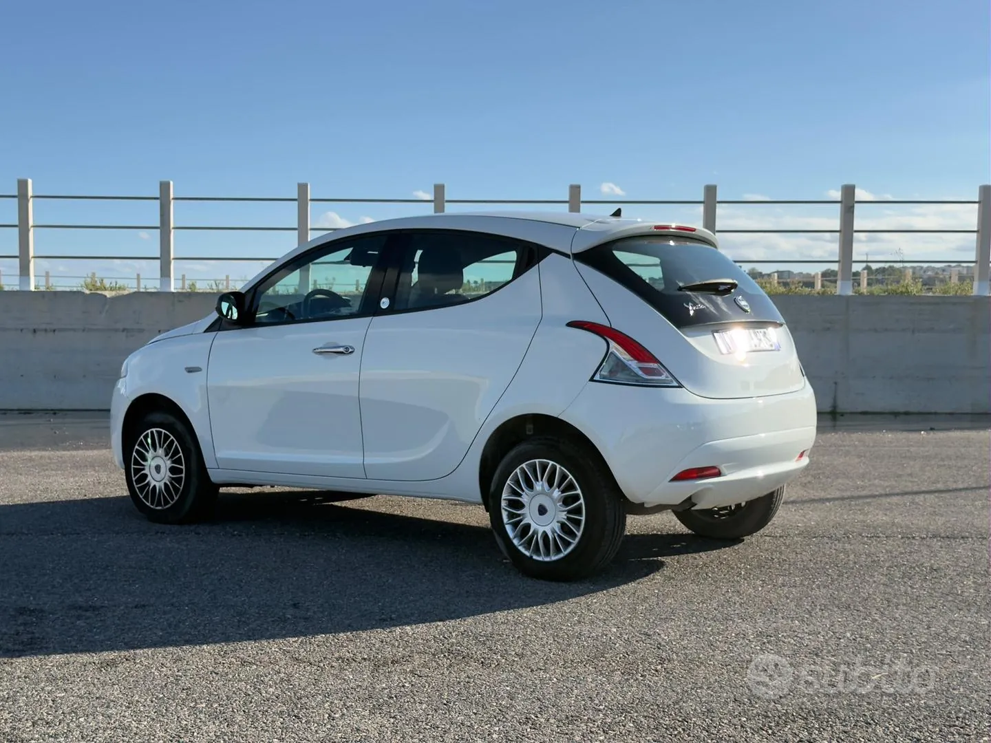 Lancia Ypsilon 2016 photo 2
