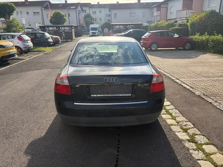 Audi A4 2003 photo 2