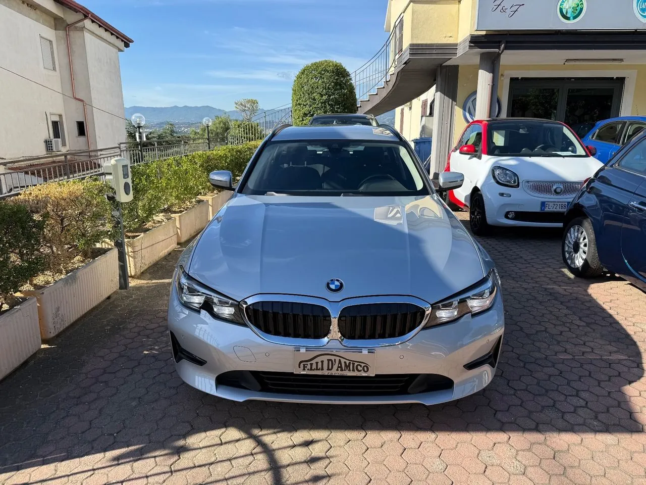 BMW 318D 2021 photo 2