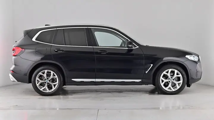 BMW X3 2022 photo 2
