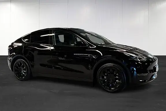 Tesla Model Y 2023 photo 2
