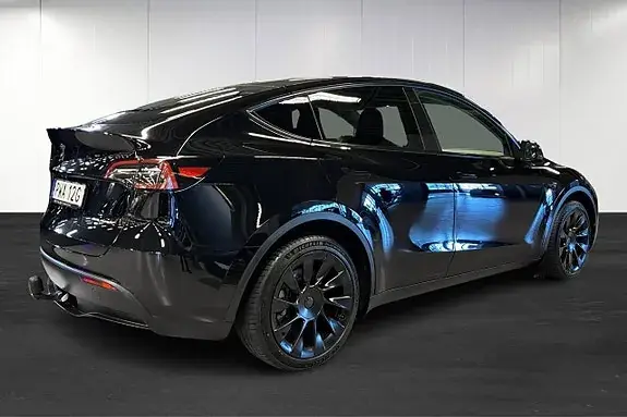Tesla Model Y 2023 photo 3