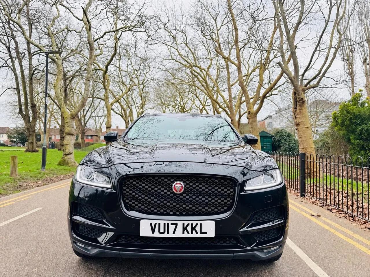 Jaguar F-Pace 2017 photo 2