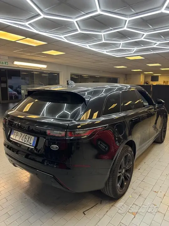 Land Rover Range Rover Velar 2018 photo 3