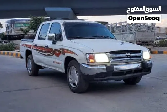 Toyota Hilux 2003 photo 4