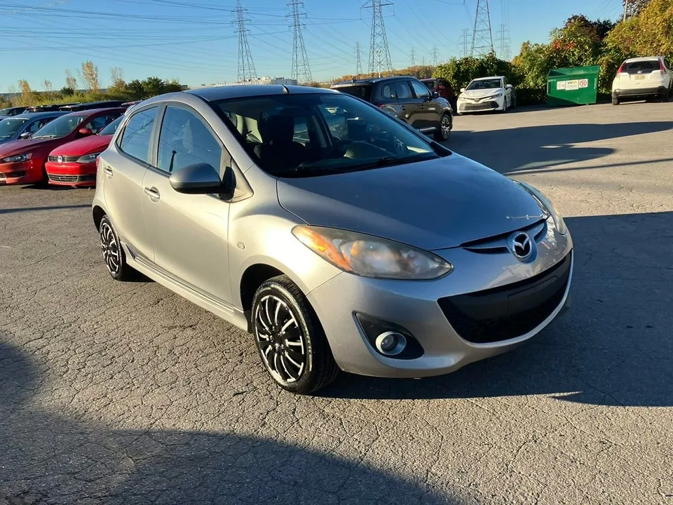 Mazda Mazda2 2011 photo 3