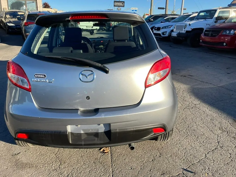 Mazda Mazda2 2011 photo 5